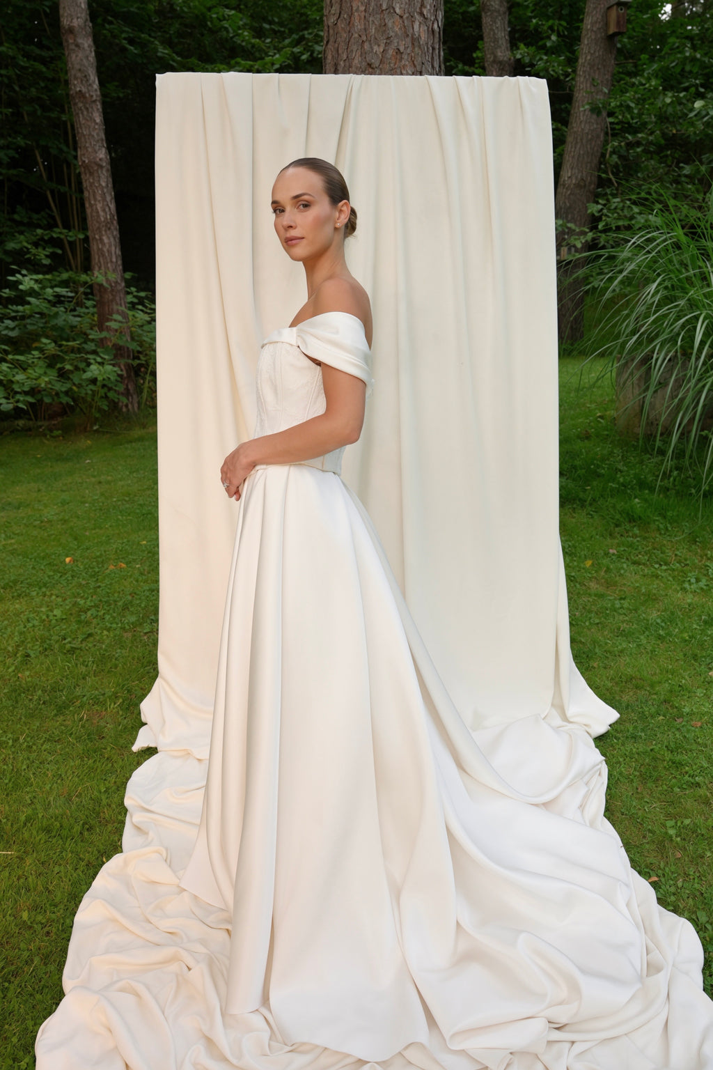 Rimgailaitė Costume dviejų dalių vestuvinė suknelė