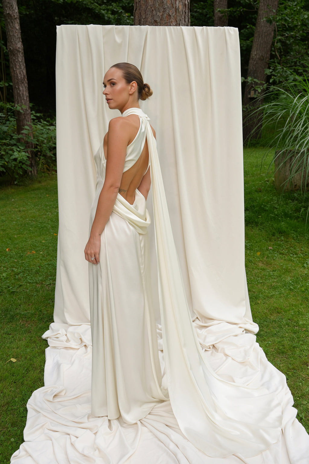 Viela Clothing halter suknelė