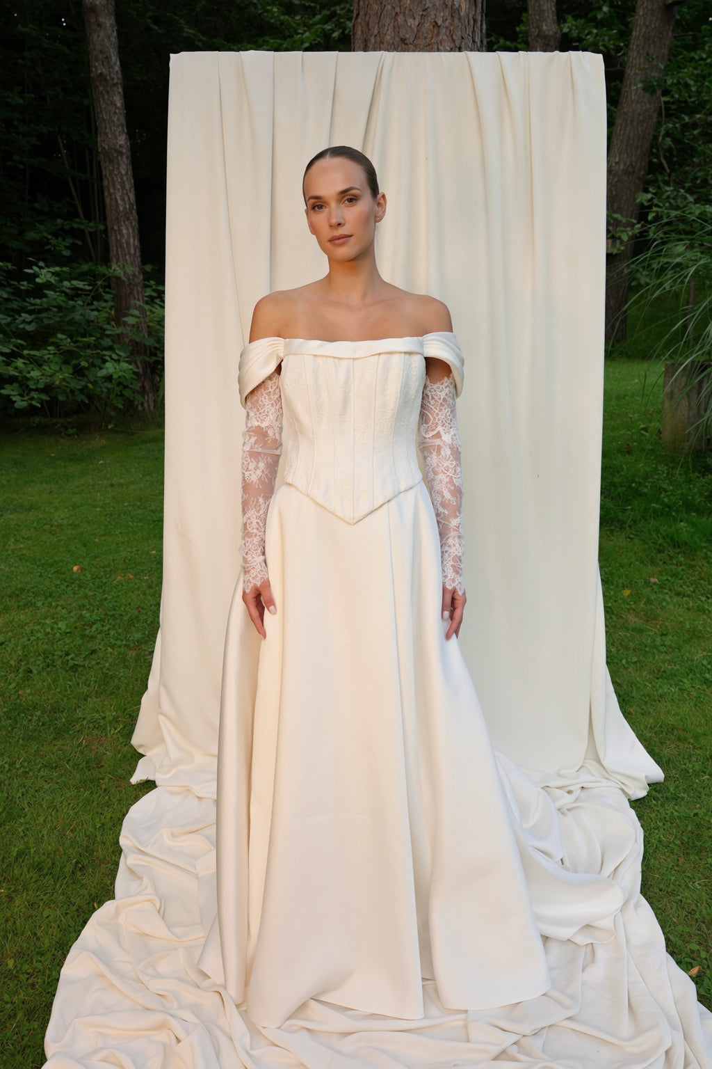 Rimgailaitė Costume dviejų dalių vestuvinė suknelė