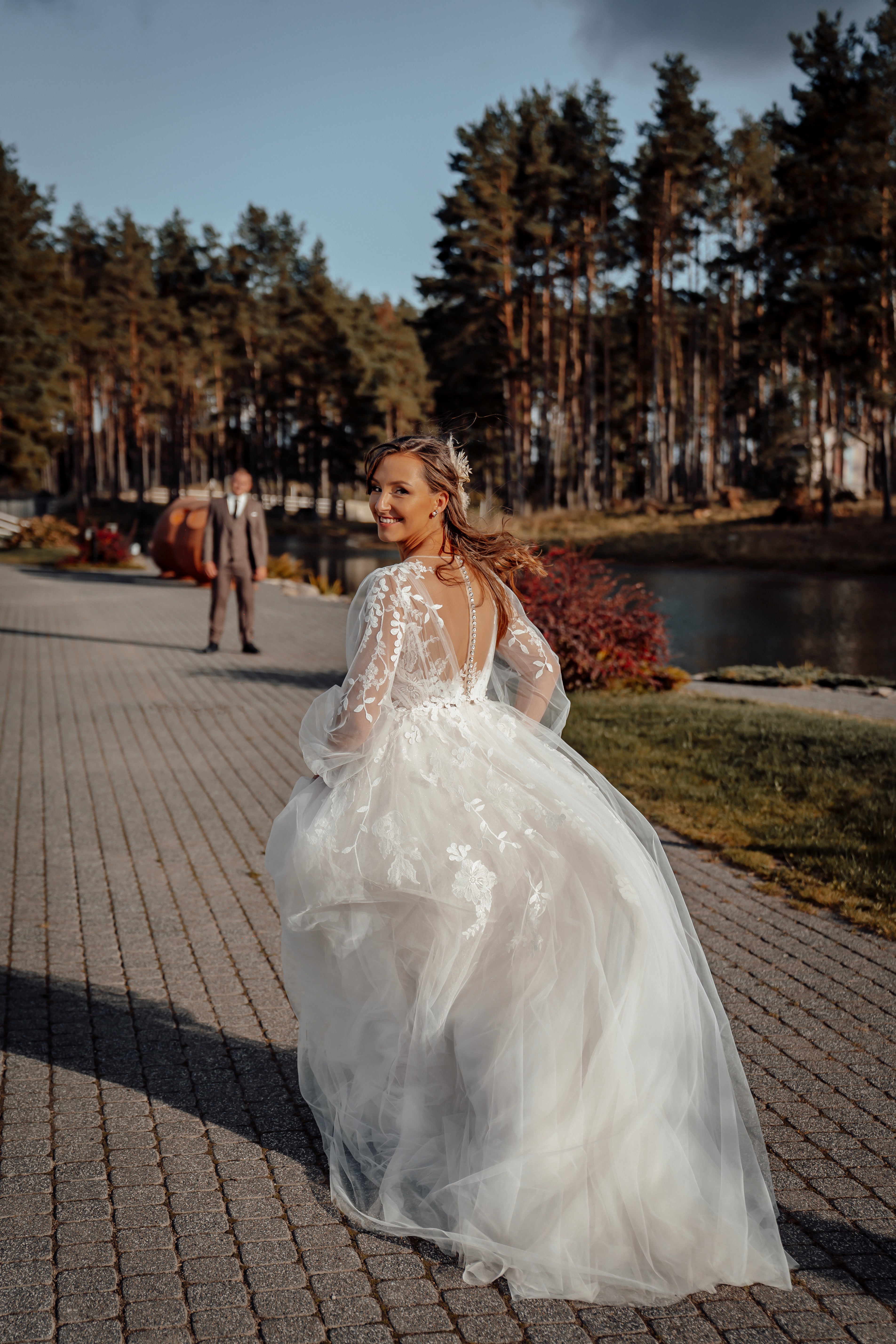 Gabbiano tiulio suknelė su nėriniais