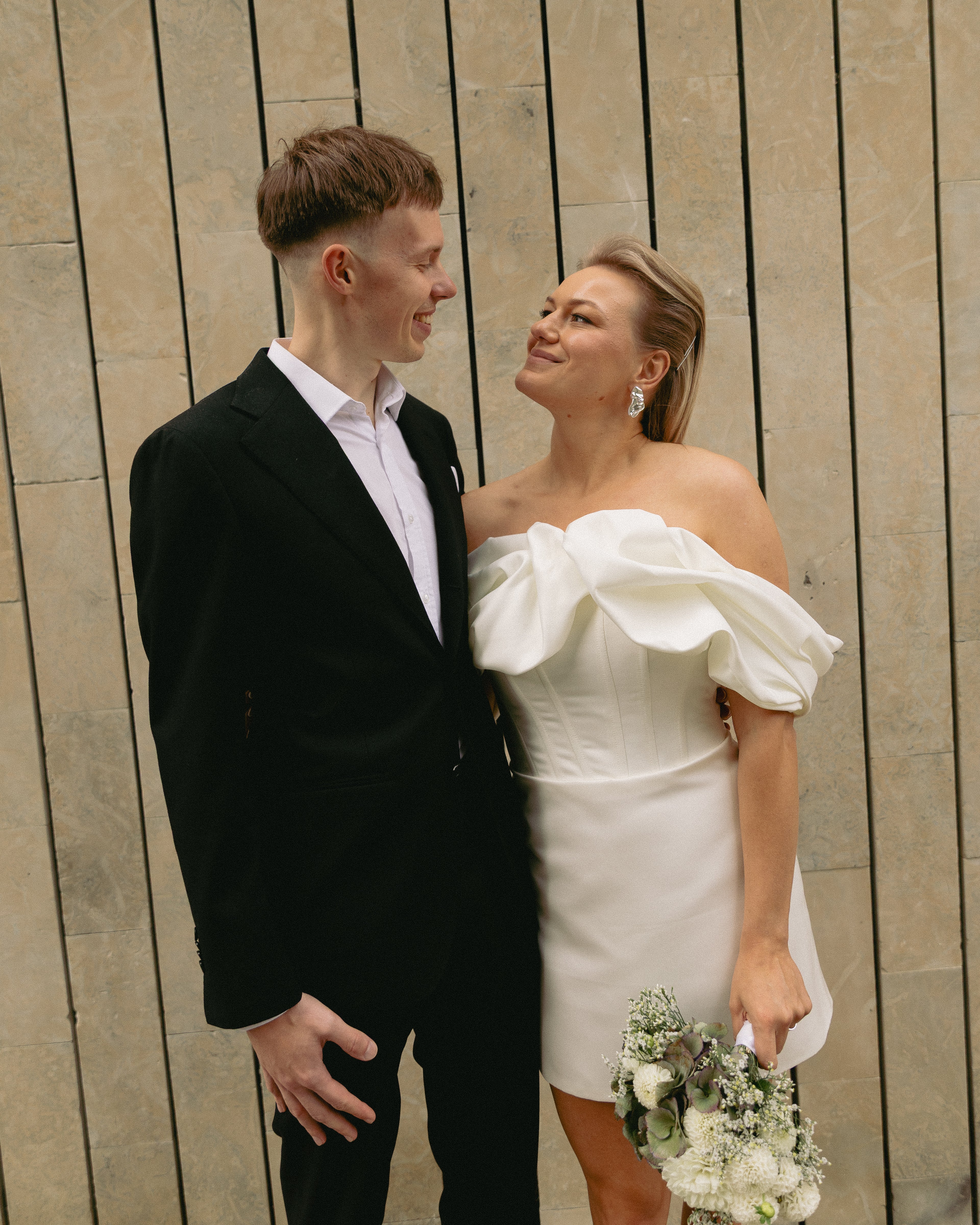 Živu The Dressmaker trumpa vestuvinė suknelė