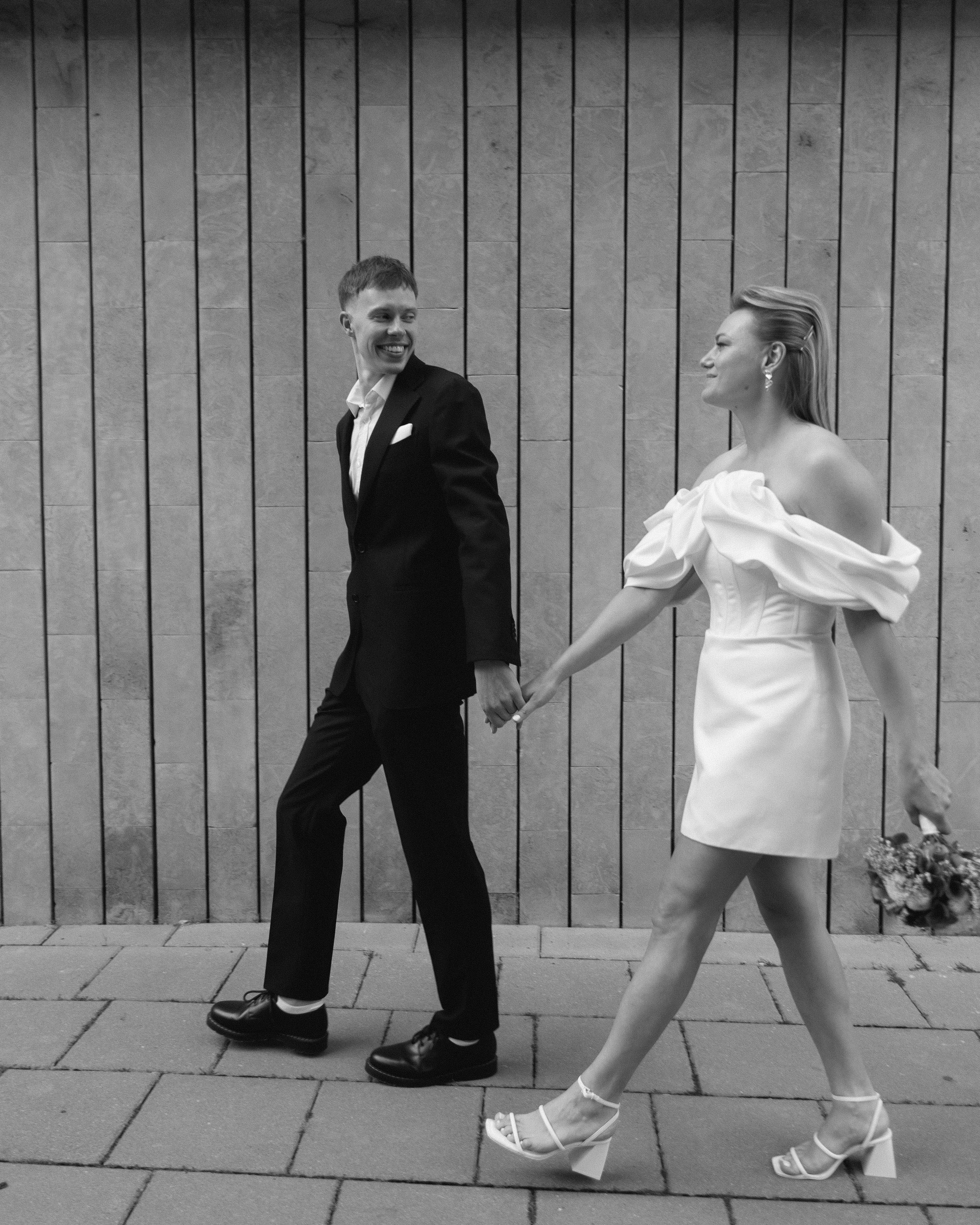 Živu The Dressmaker trumpa vestuvinė suknelė